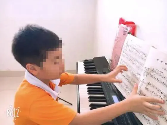 职业球员如何通过联赛提升竞技水平_1